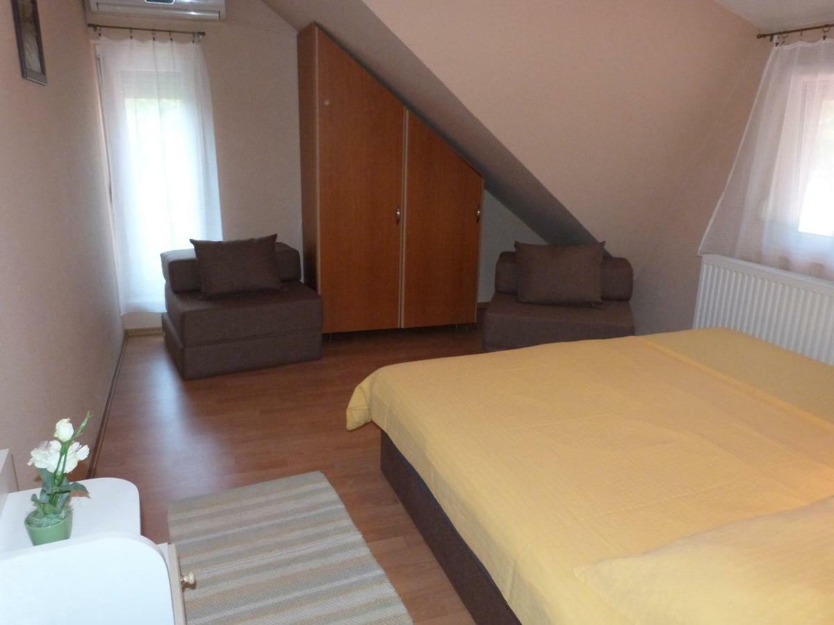 Andi Apartman Apartment Гюла Екстериор снимка